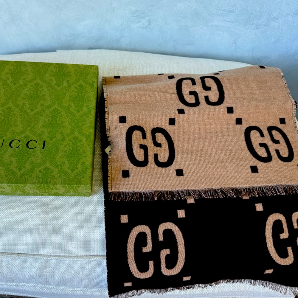 Gucci jacquard wool silk scarf - beige